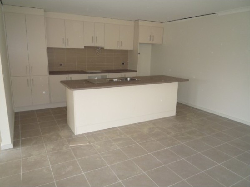 2 / 1 Harrow Court, Kurunjang VIC 3337