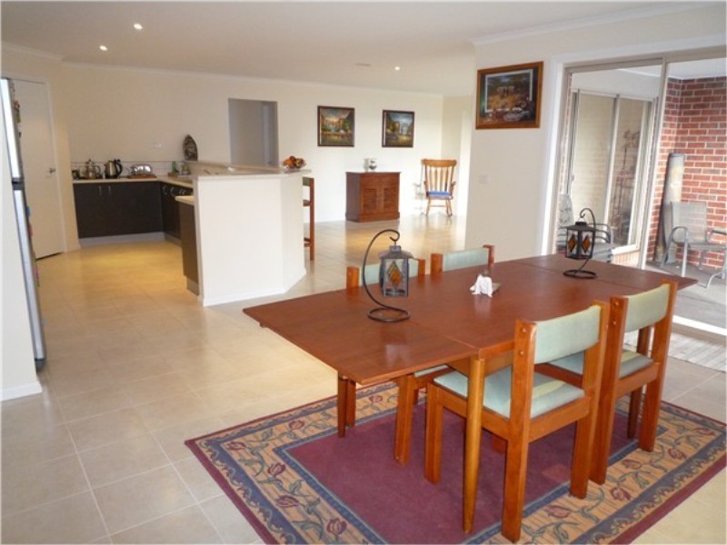 24 Botanica Springs Boulevard, Brookfield VIC 3338