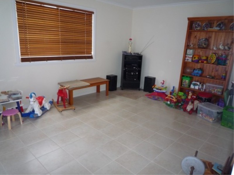 24 Botanica Springs Boulevard, Brookfield VIC 3338