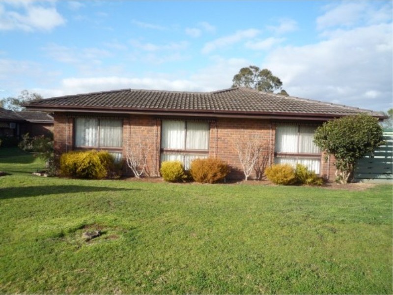 2 / 21 West Melton Drive, Melton West VIC 3337