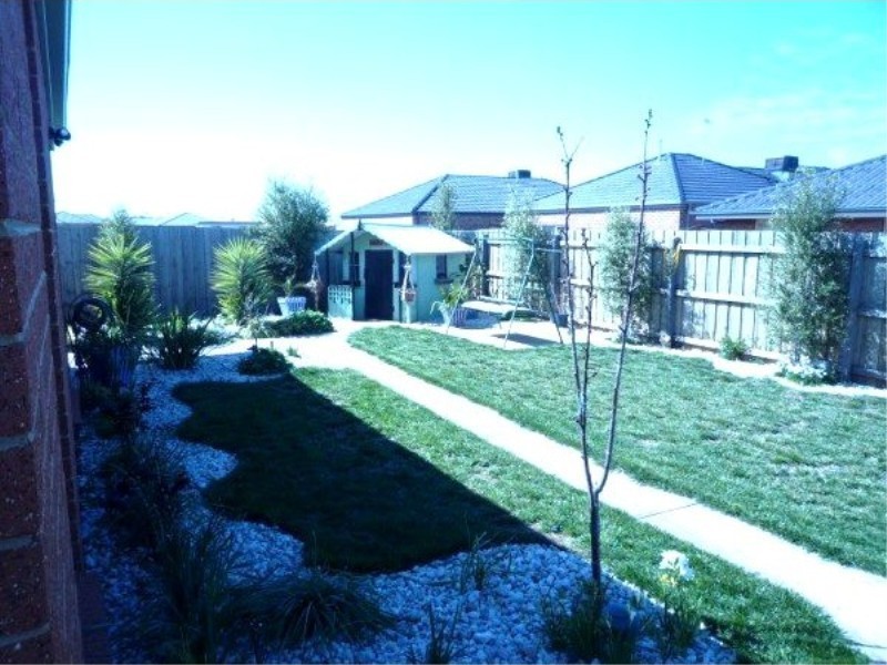 71 Dalray Crescent, Kurunjang VIC 3337