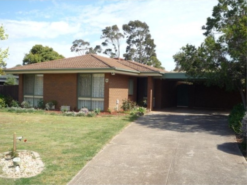 9 Bishop Place, Melton West VIC 3337