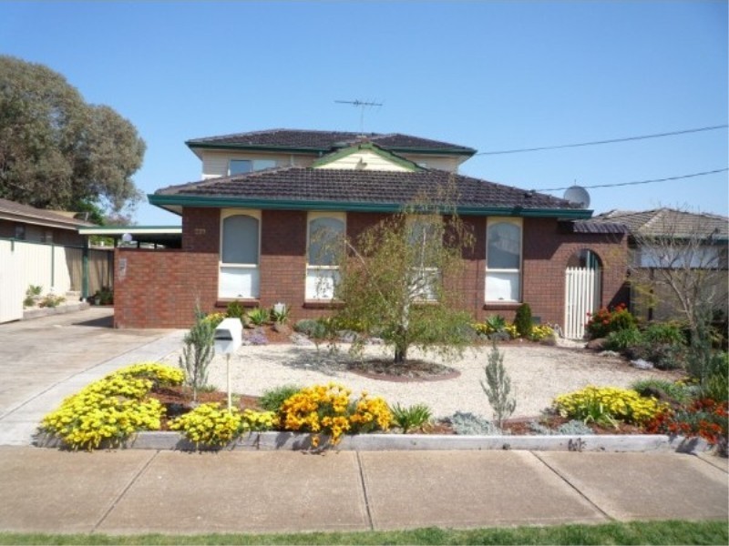223 Centenary Avenue, Melton VIC 3337