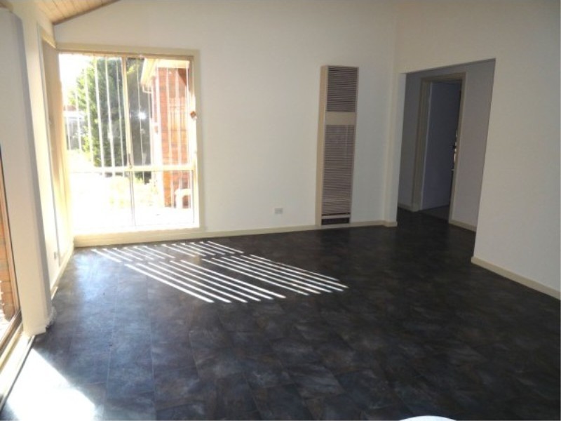 13 Prior Court, Brookfield VIC 3338