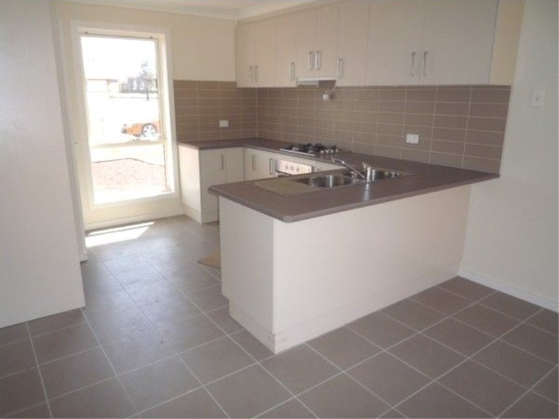 1 / 1 Harrow Court, Kurunjang VIC 3337