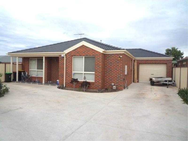 2 / 16 Staton Crescent, Melton West VIC 3337
