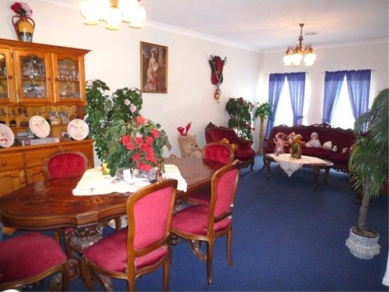 32 Ranfurlie Circuit, Melton West VIC 3337