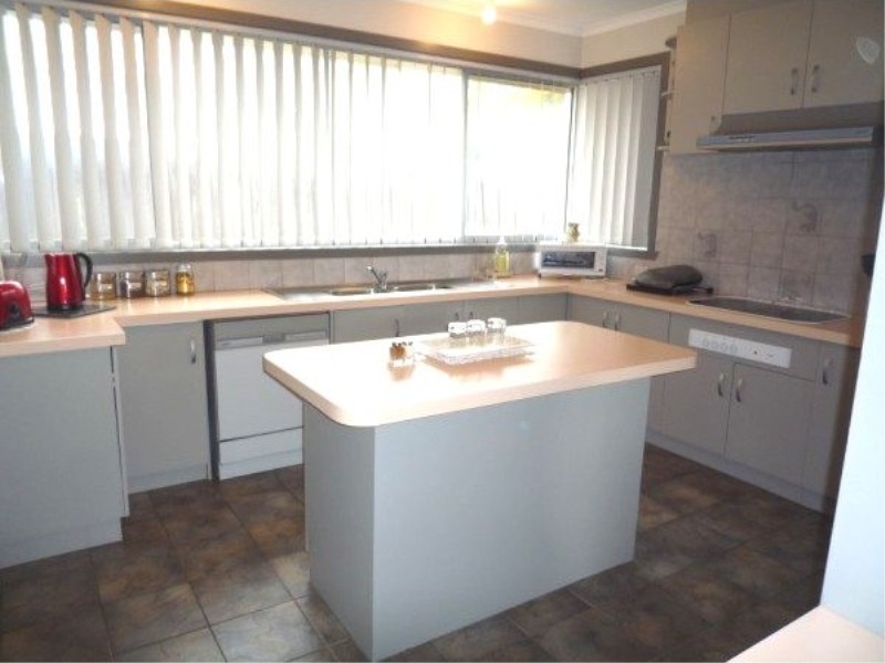 5 Carew Court, Brookfield VIC 3338