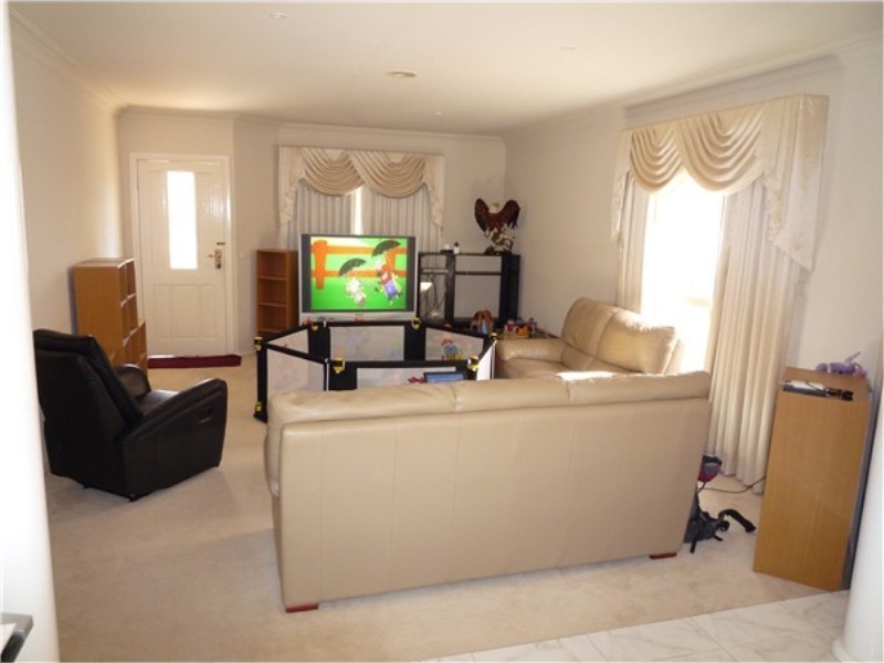 31 Brampton Cct, Delahey VIC 3037