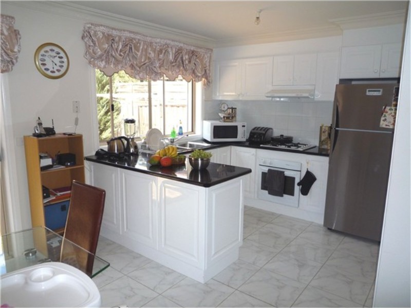 31 Brampton Cct, Delahey VIC 3037