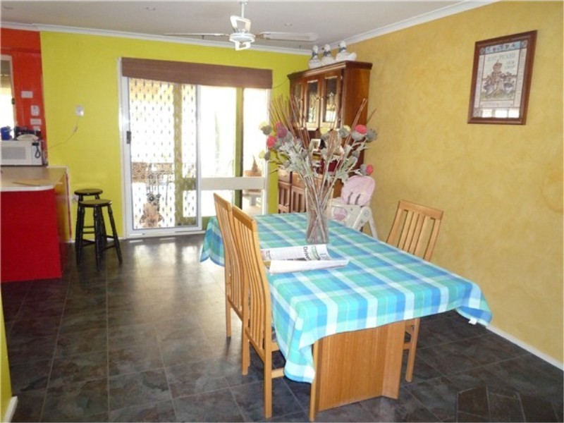 39 Argyll cct, Melton West VIC 3337