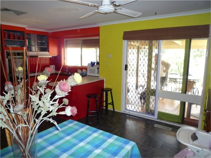 39 Argyll cct, Melton West VIC 3337