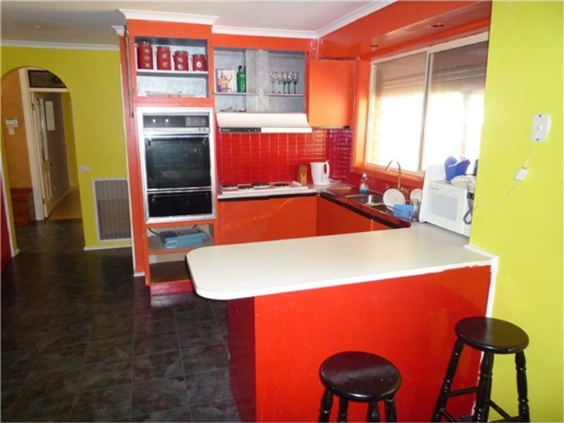39 Argyll cct, Melton West VIC 3337