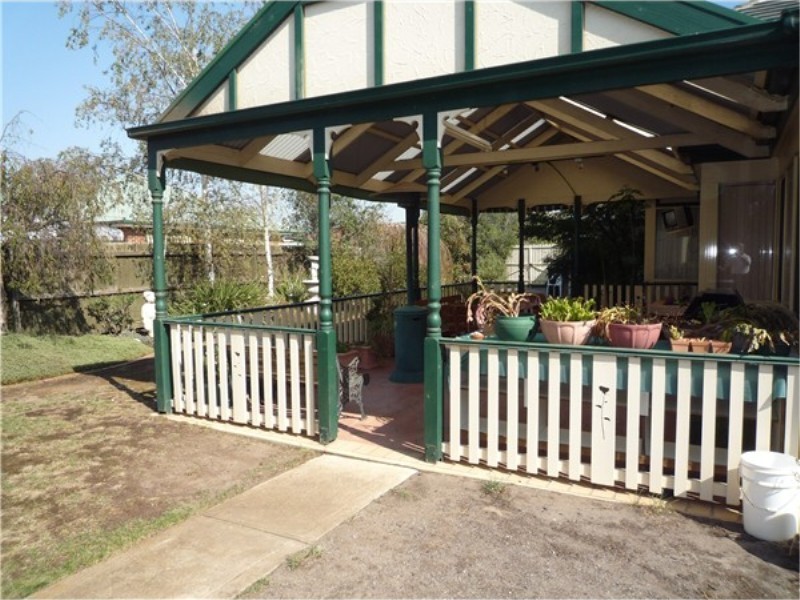 21 Russell Court, Brookfield VIC 3338