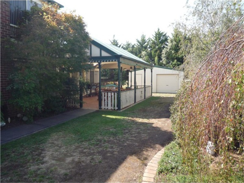 21 Russell Court, Brookfield VIC 3338