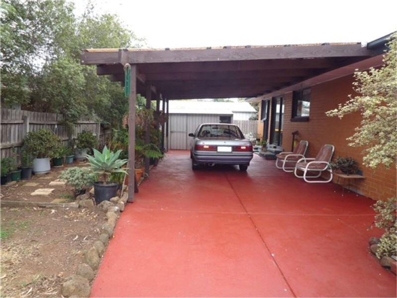 23 Morris St, Melton South VIC 3338