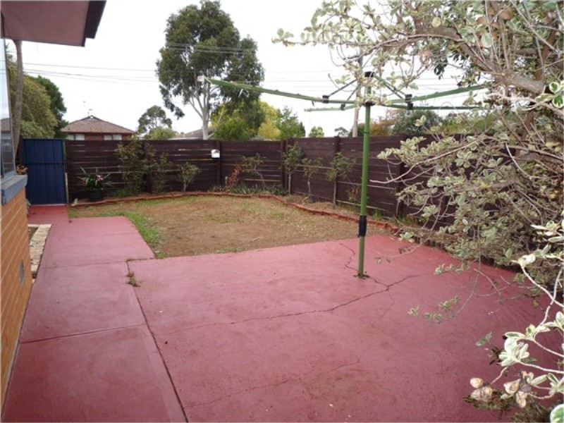 23 Morris St, Melton South VIC 3338