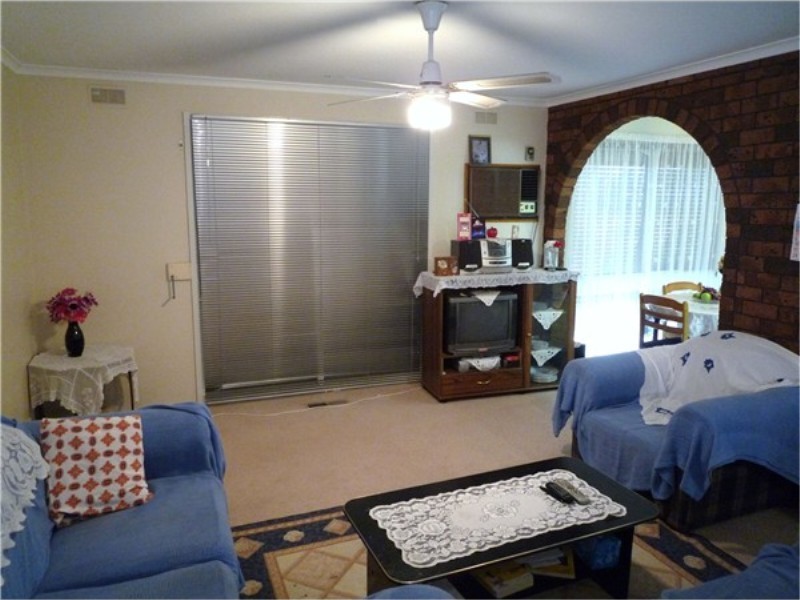 38 Andrew Street, Melton South VIC 3338