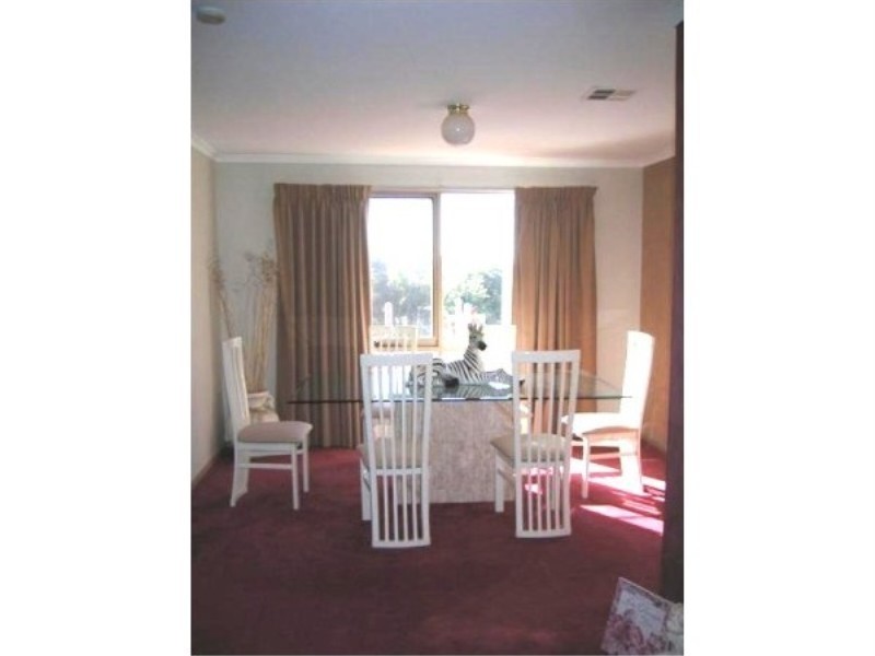 26 Springbank Way, Brookfield VIC 3338