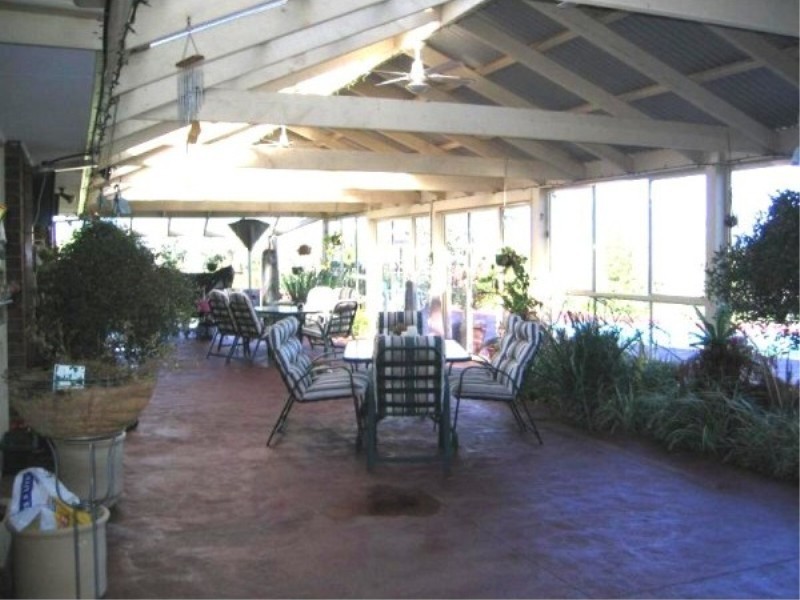 26 Springbank Way, Brookfield VIC 3338