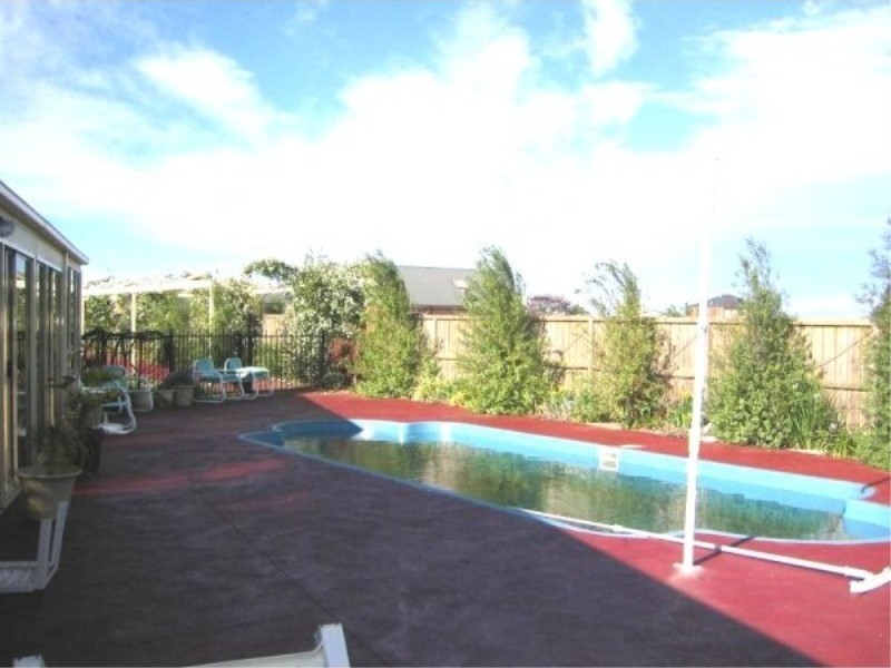 26 Springbank Way, Brookfield VIC 3338