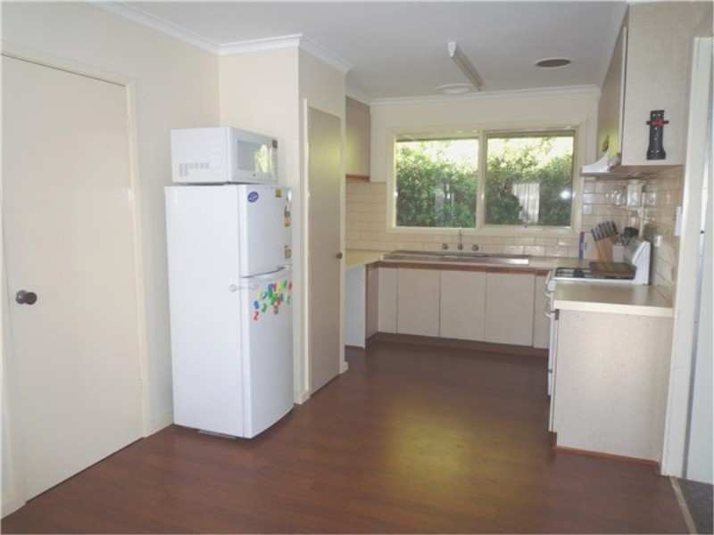 3 Burleigh Road, Melton VIC 3337