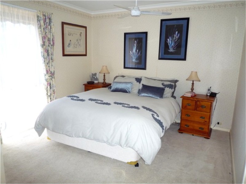 3 Burleigh Road, Melton VIC 3337