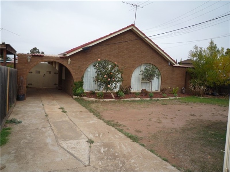 19 Centenary Avenue, Melton VIC 3337