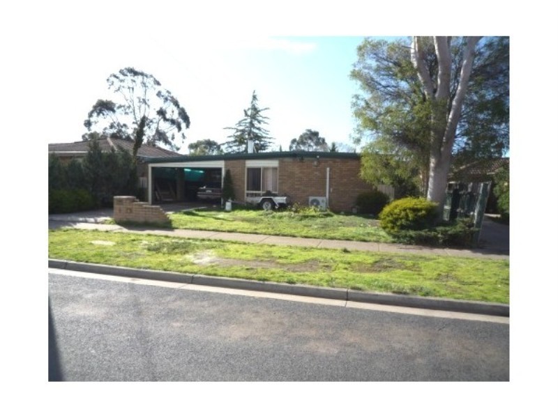 9 Irving Road, Melton VIC 3337