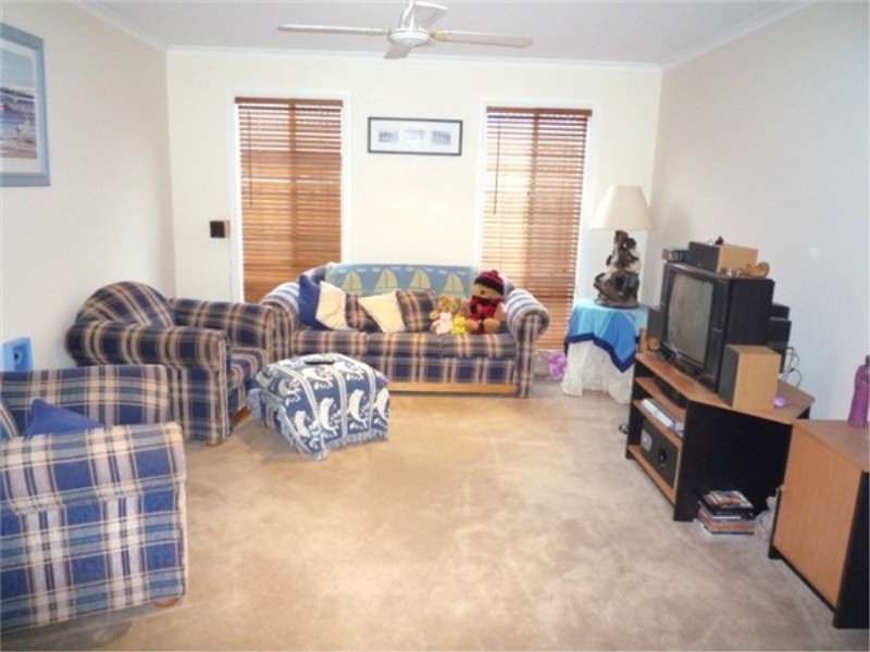 24 BOTANICA SPRINGS BLVD,, Brookfield VIC 3338