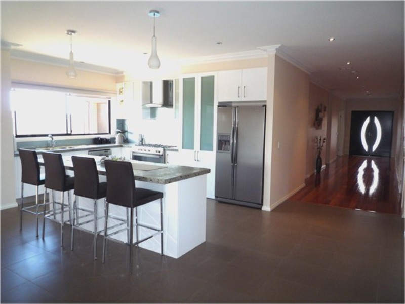 12 REIDY RISE, Melton West VIC 3337