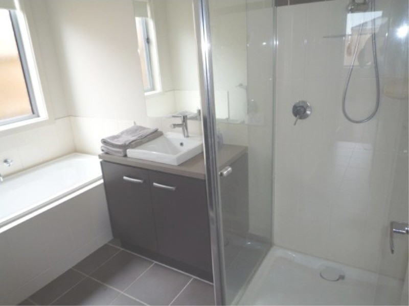 32 COLONUS STREET, Melton VIC 3337