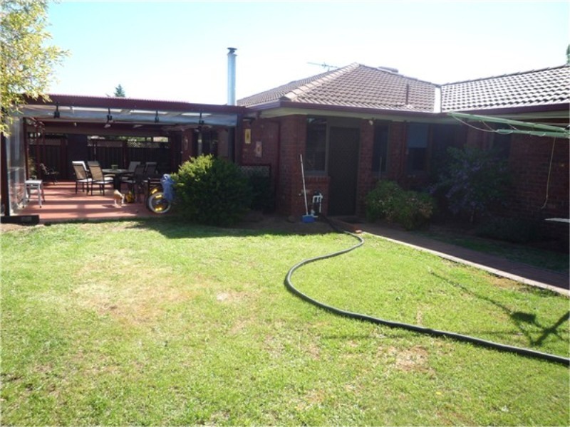 2 TARWIN COURT, Brookfield VIC 3338