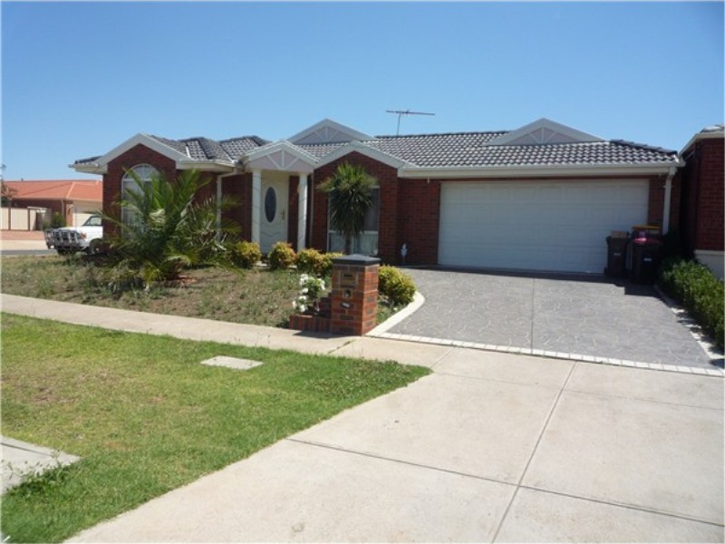 1 STATON CRESCENT, Melton West VIC 3337