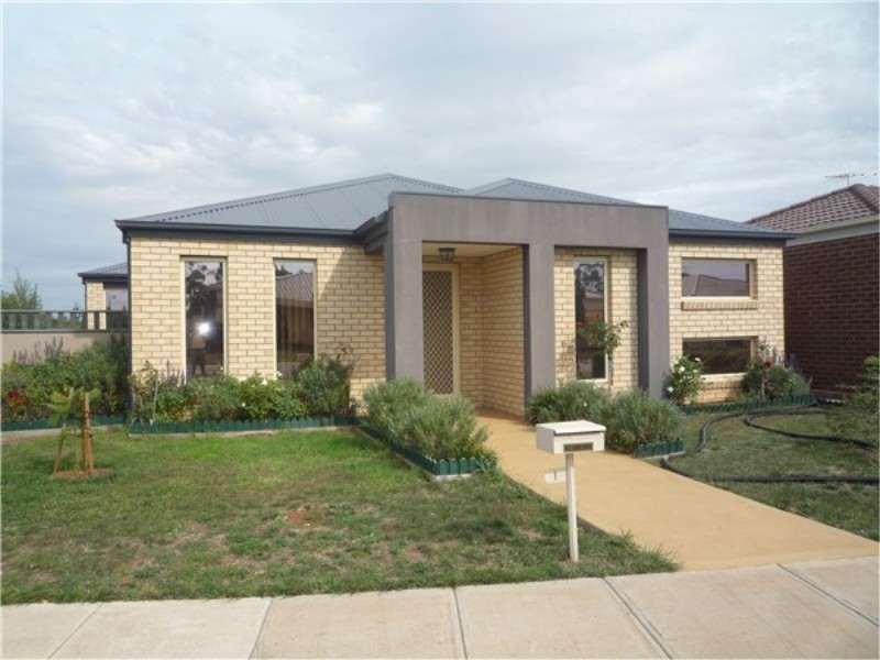 1 Erskine Way,, Melton West VIC 3337