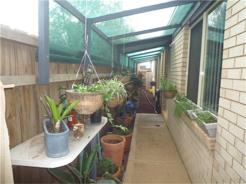 1 Erskine Way,, Melton West VIC 3337