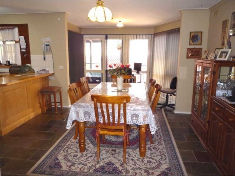 21 Wilson Road, Melton South VIC 3338