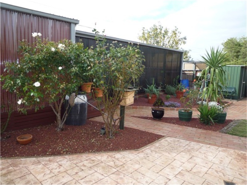 21 Wilson Road, Melton South VIC 3338