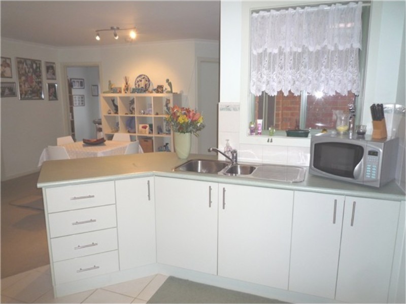 64 Greenhills Drive, Kurunjang VIC 3337