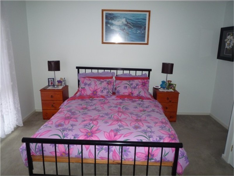 64 Greenhills Drive, Kurunjang VIC 3337