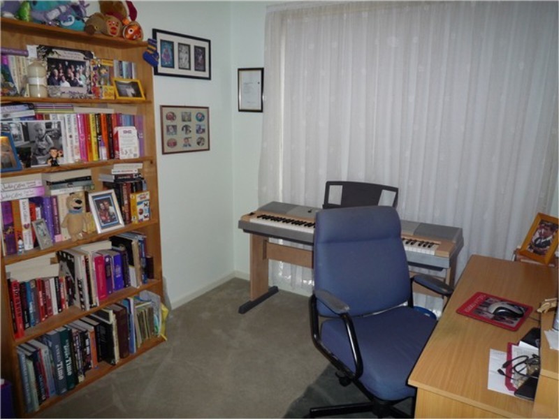 64 Greenhills Drive, Kurunjang VIC 3337