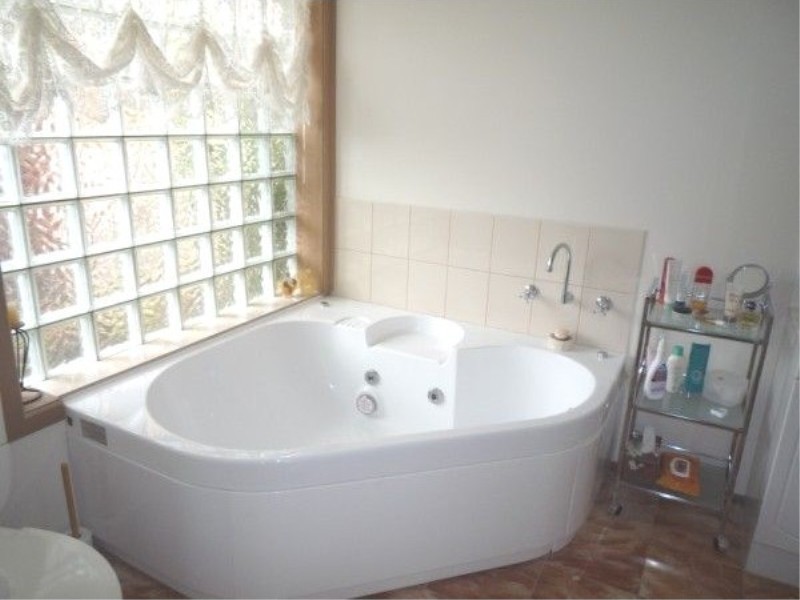 582 High Street, Melton West VIC 3337