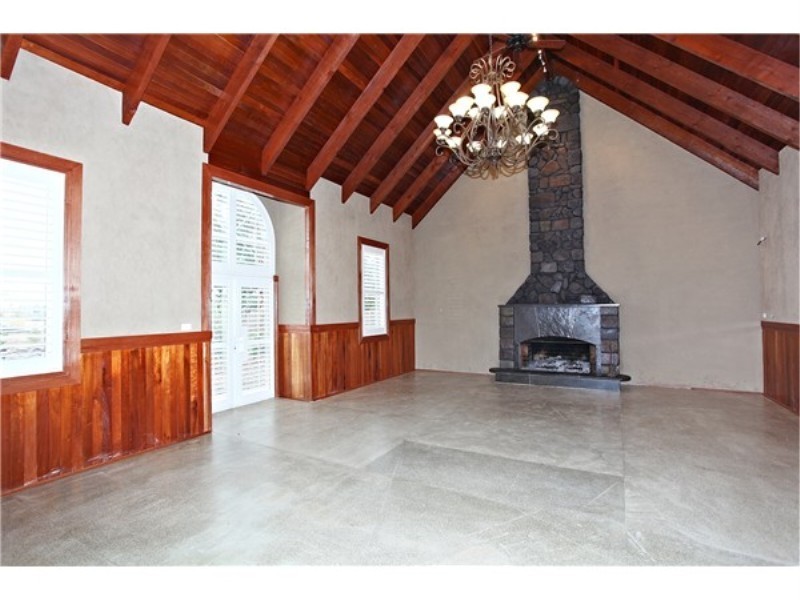 552 Leakes Road, Rockbank VIC 3335