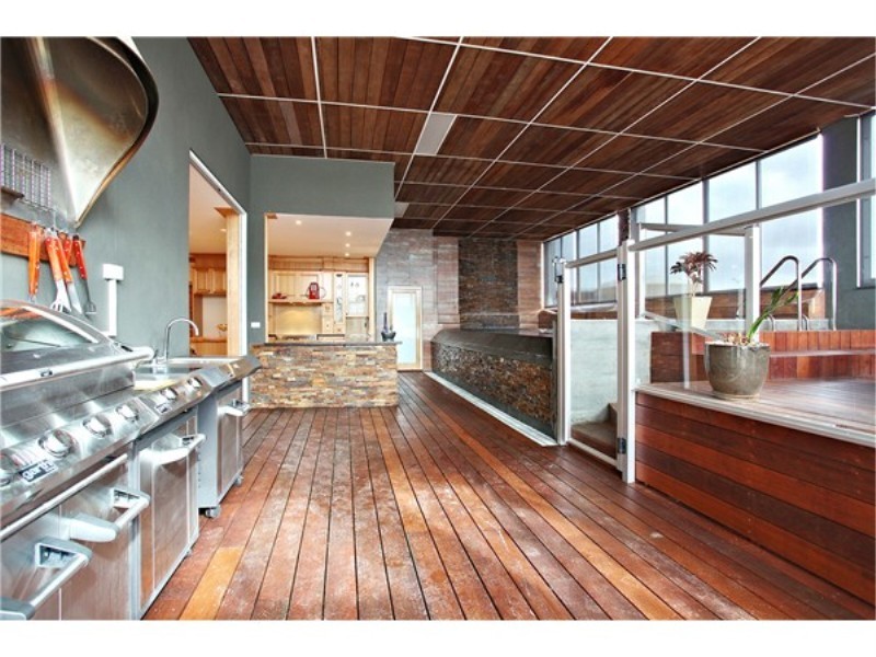 552 Leakes Road, Rockbank VIC 3335