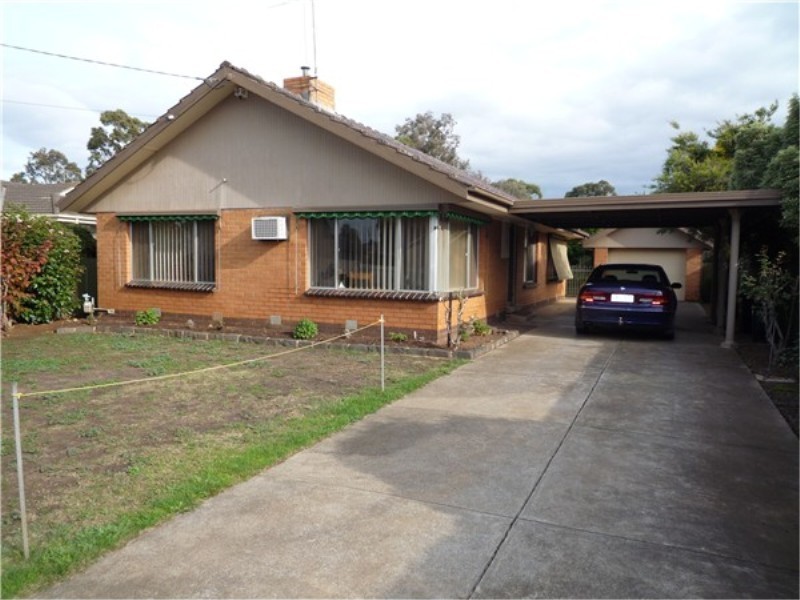 2 Iris Court, Melton South VIC 3338