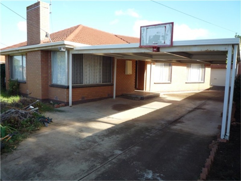 11 Murray Street, Melton South VIC 3338