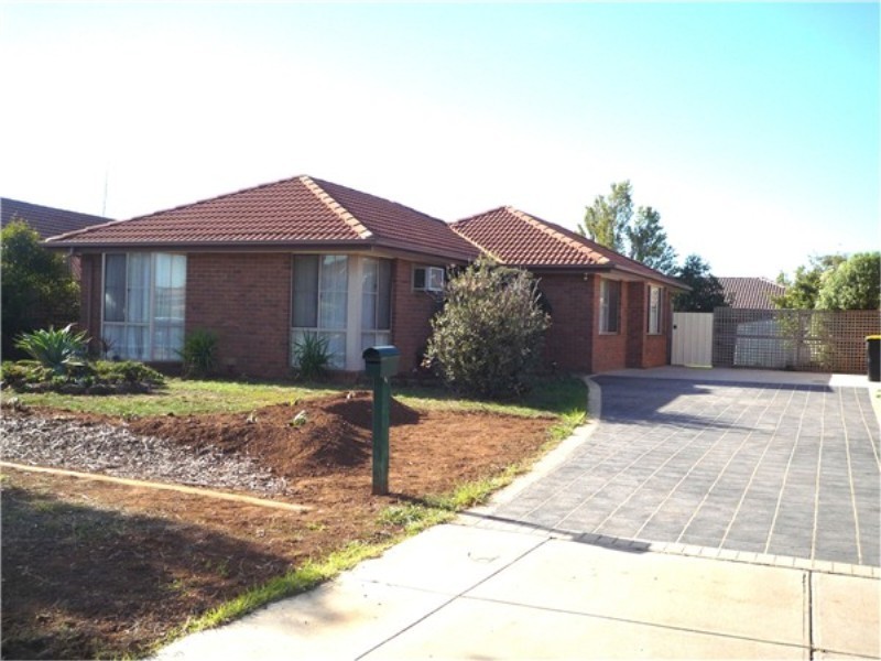 5 PennyRoyal Crescent, Kurunjang VIC 3337