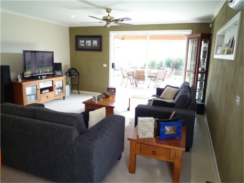 56 Barringo Way, Caroline Springs VIC 3023