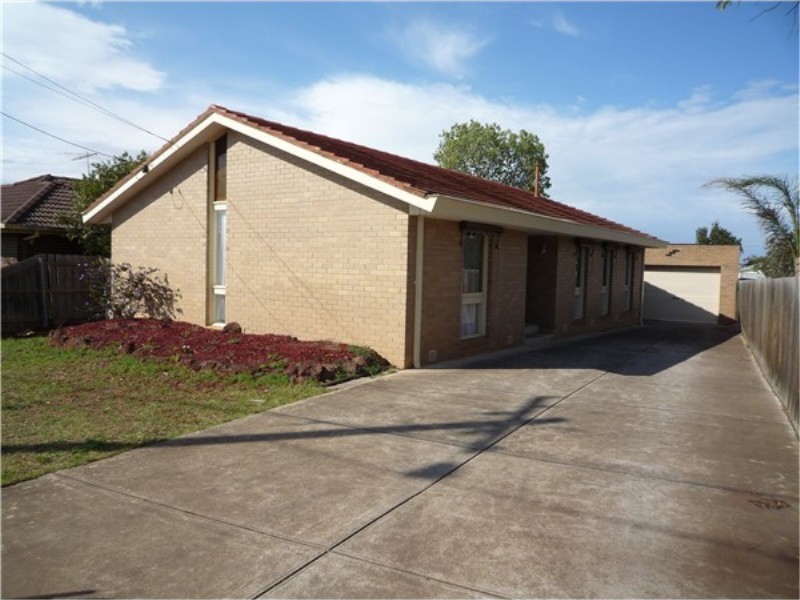 3 Burleigh Road, Melton VIC 3337