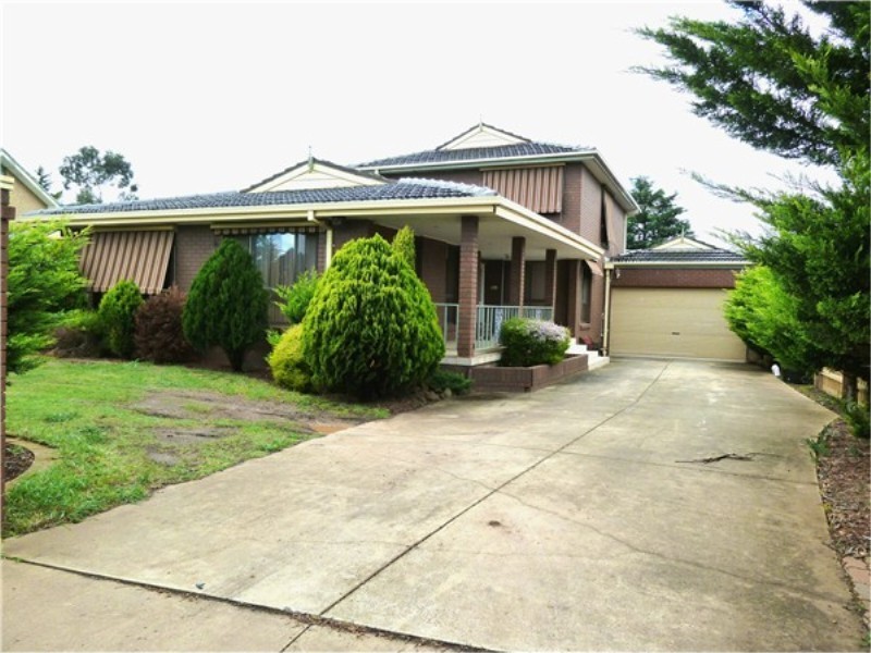 35 Chelmsford Way, Melton West VIC 3337